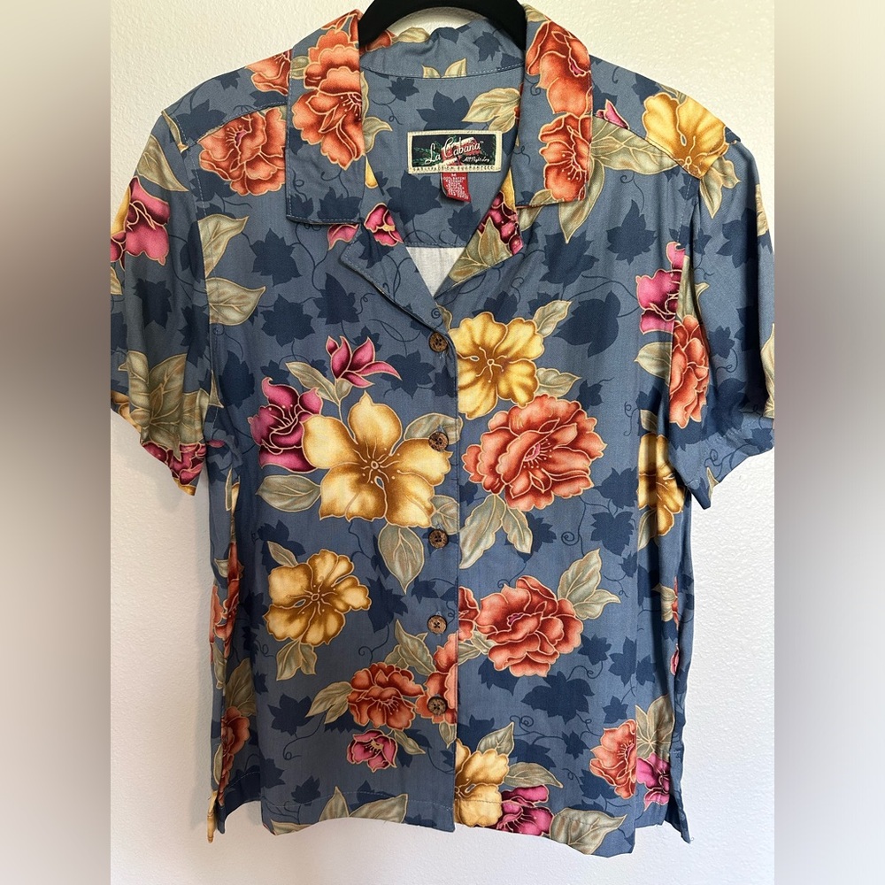 Short sleeve button down